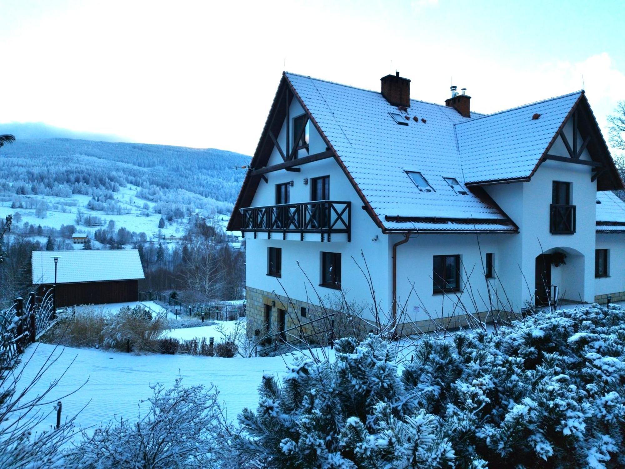 Apartamety I Pokoje Goscinne Na Jaskolczej Свєрадув-Здруй Екстер'єр фото