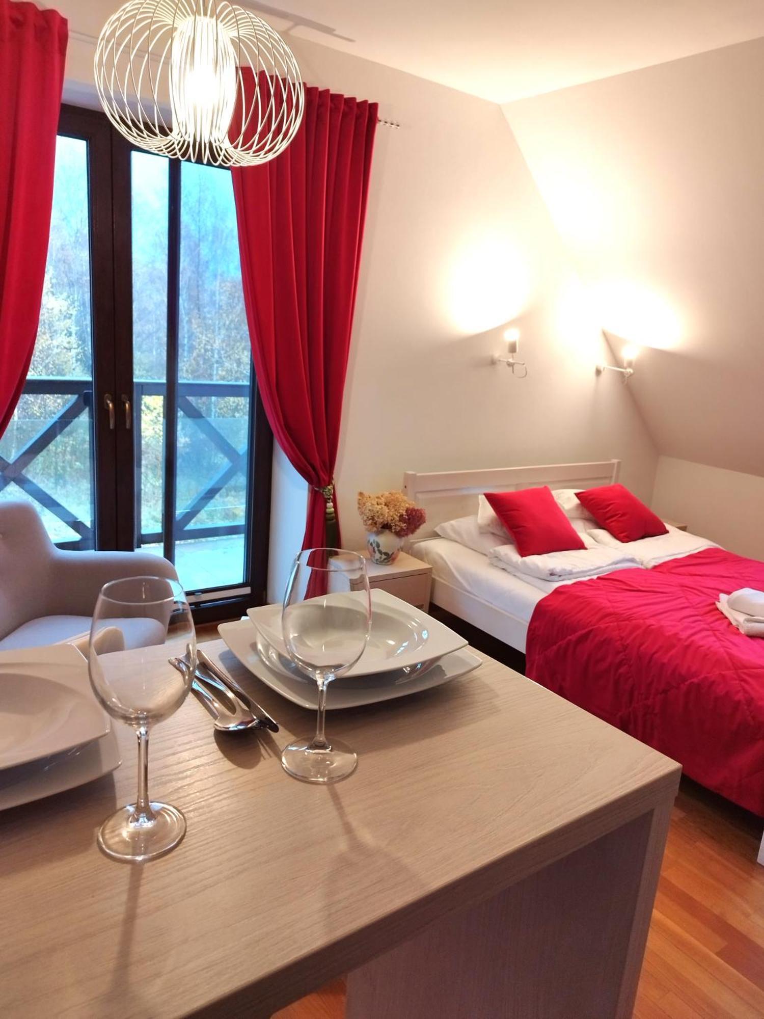Apartamety I Pokoje Goscinne Na Jaskolczej Свєрадув-Здруй Екстер'єр фото