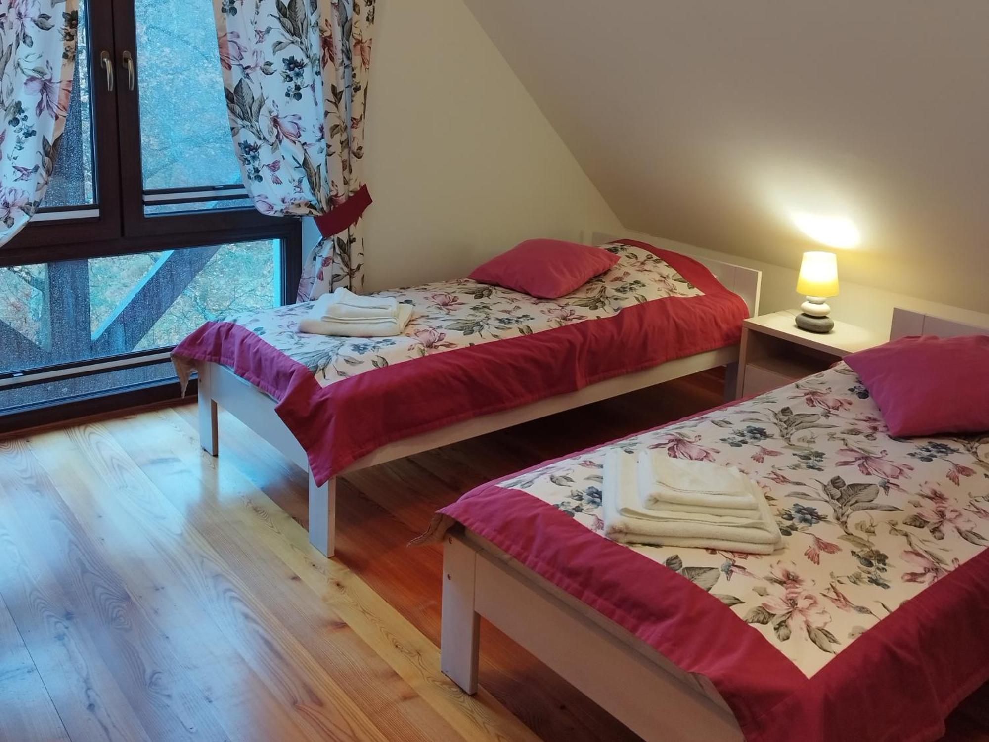 Apartamety I Pokoje Goscinne Na Jaskolczej Свєрадув-Здруй Екстер'єр фото
